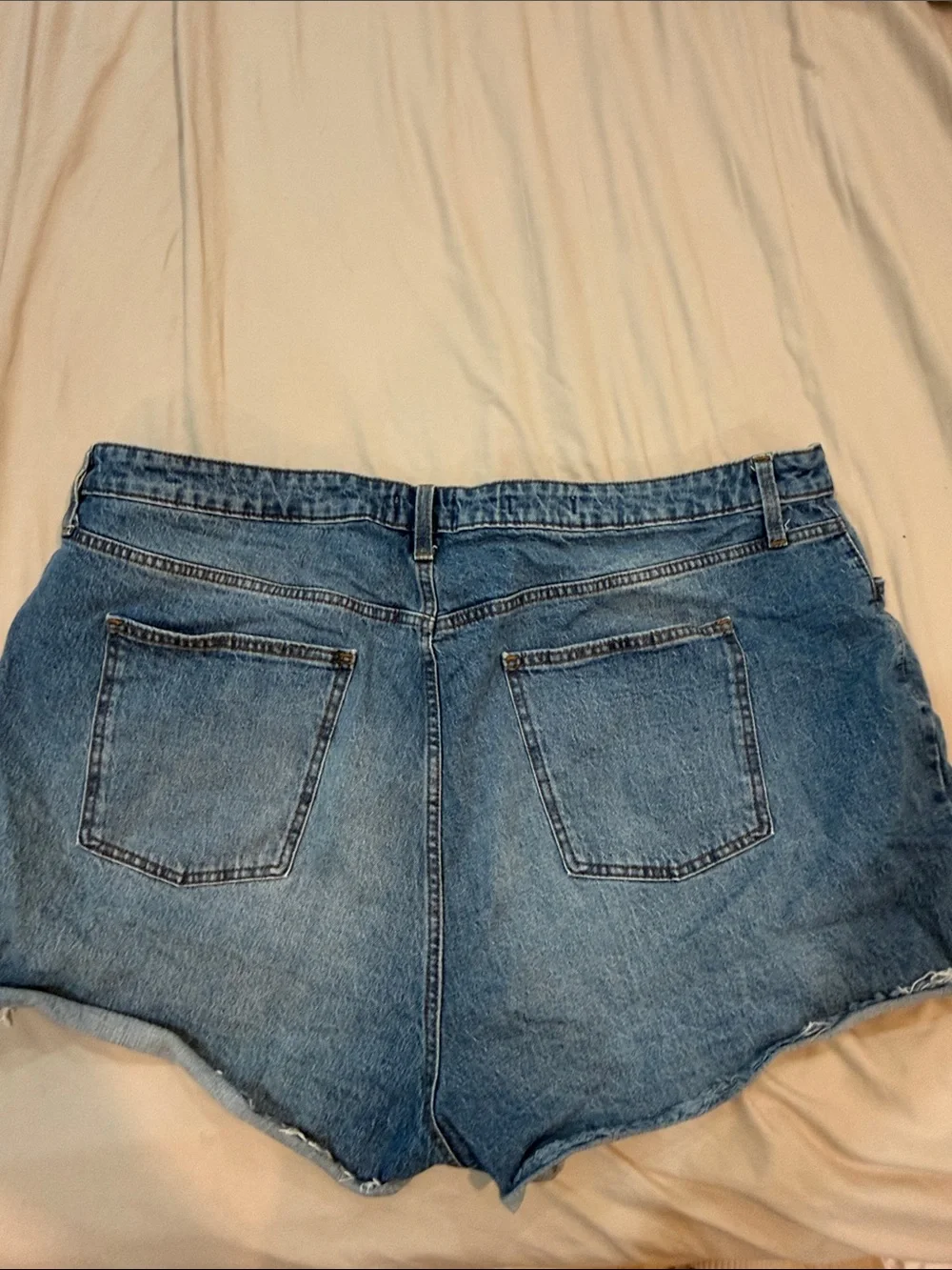 Universal Thread Women's Blue Denim Cutoff Shorts